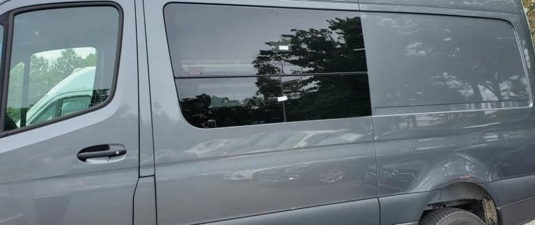 Panelvan Cam Açma Hizmeti Nedir?